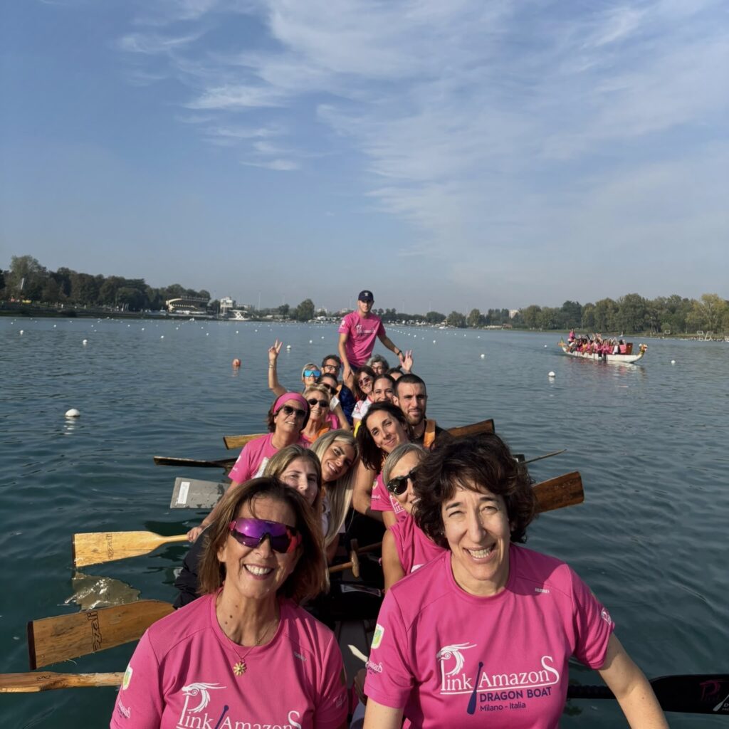 Dragon boat delle Pink Amazons al pontile dell’Idroscalo.